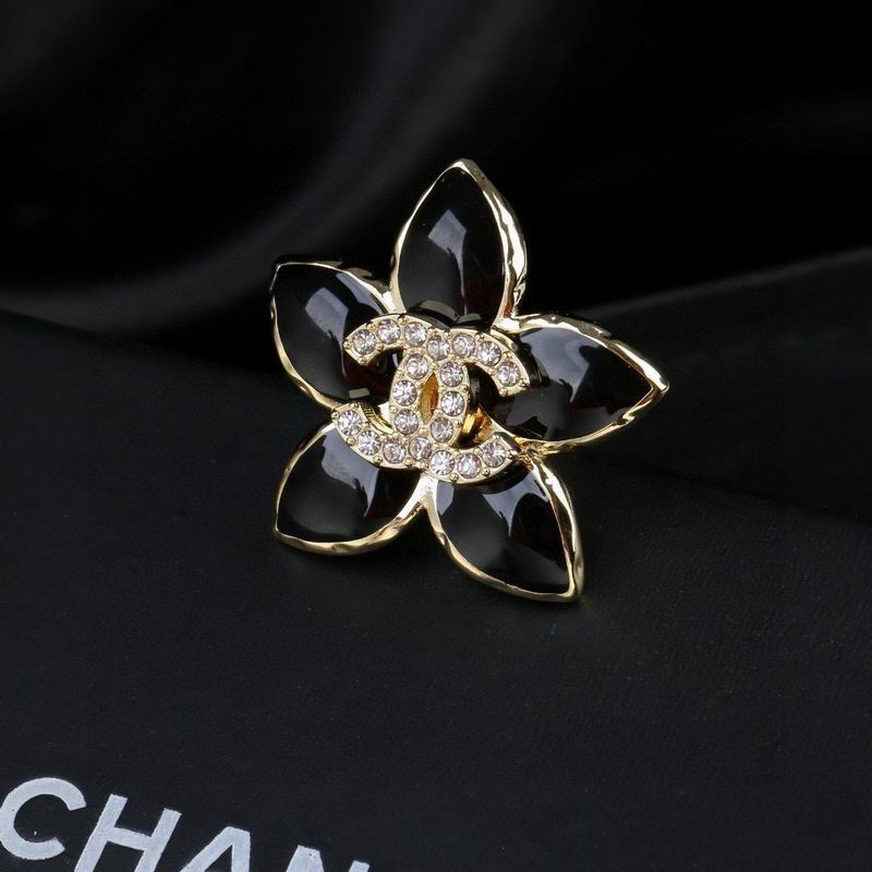 Chanel Brooch 05yxs133